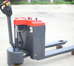 電動(dòng)叉車的價(jià)位會(huì)受到品牌,型號(hào),配置等因素的影響